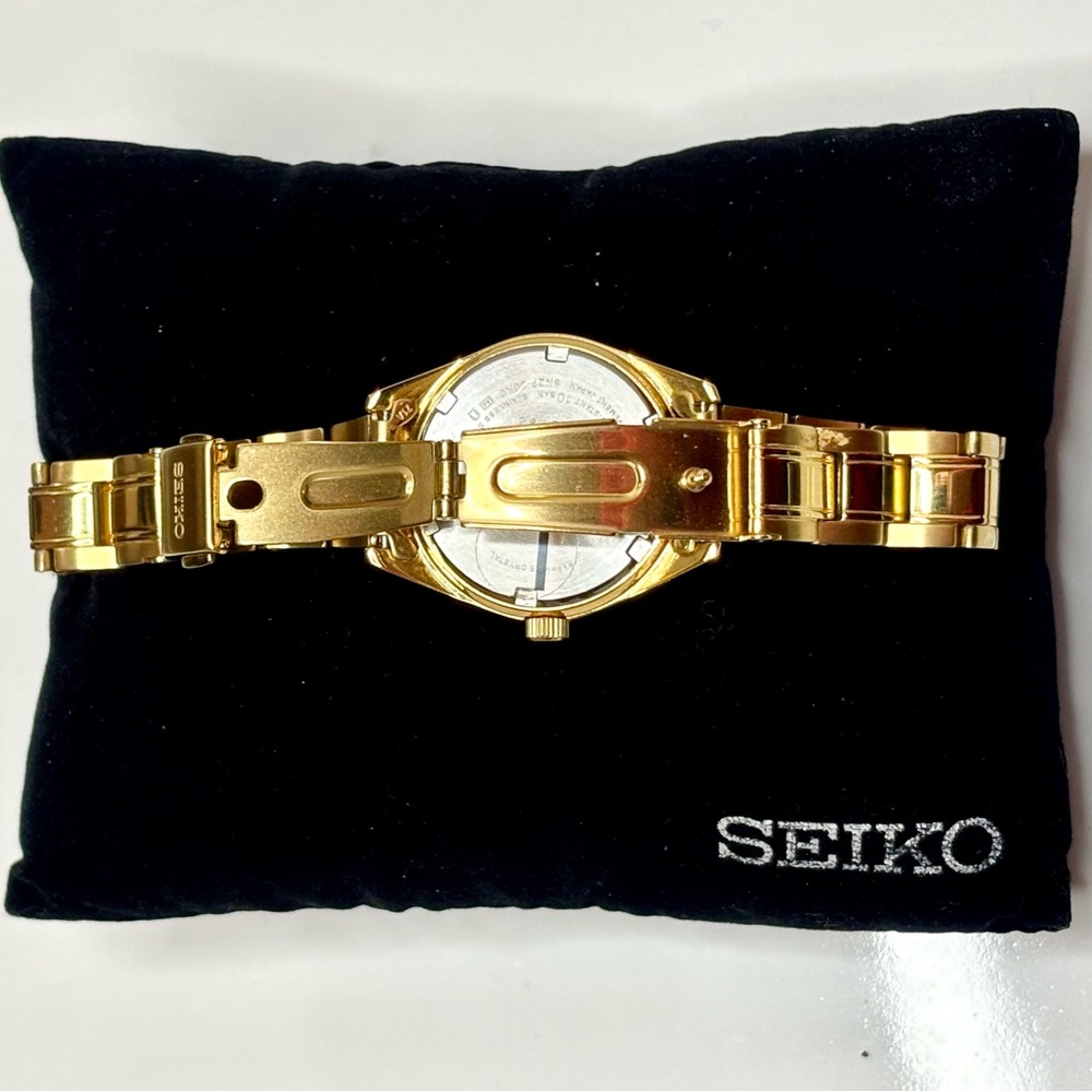NIB Seiko Essentials Quartz Gold Tone Women’s Watch Sapphire Crystal LumiBrite - Picture 5 of 14